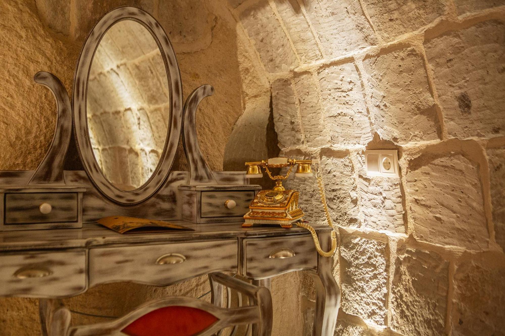 Karlik Cave Suite Cappadocia Uchisar Exterior photo